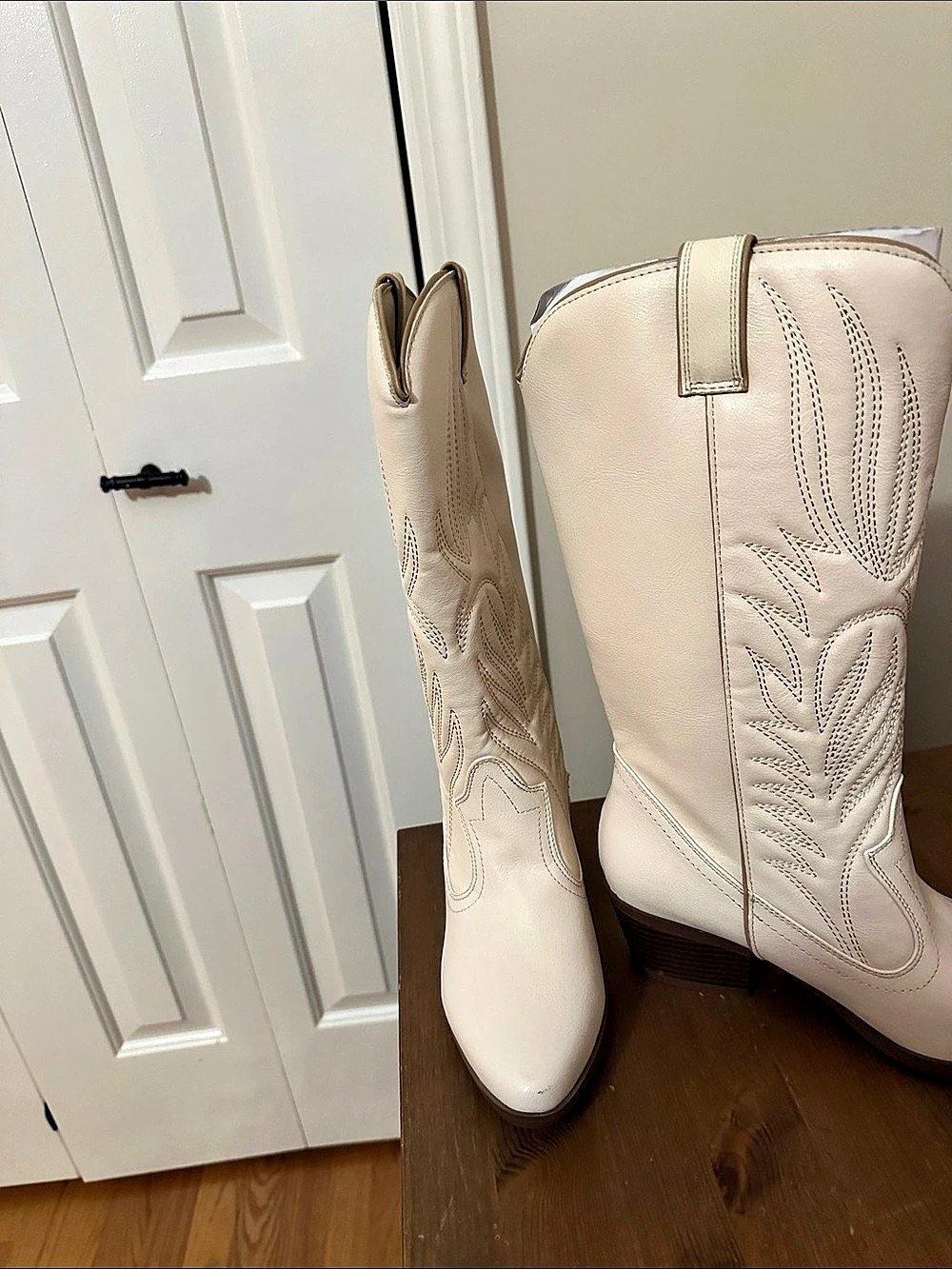 Embroidered Western Heeled Boots Cream Like New